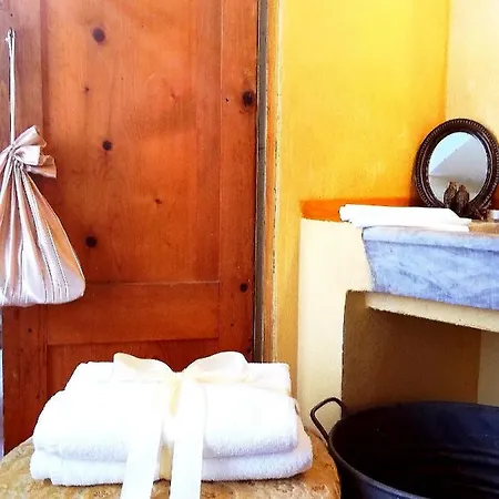 Bed and Breakfast La Casa Rosa à Pigna Extérieur photo