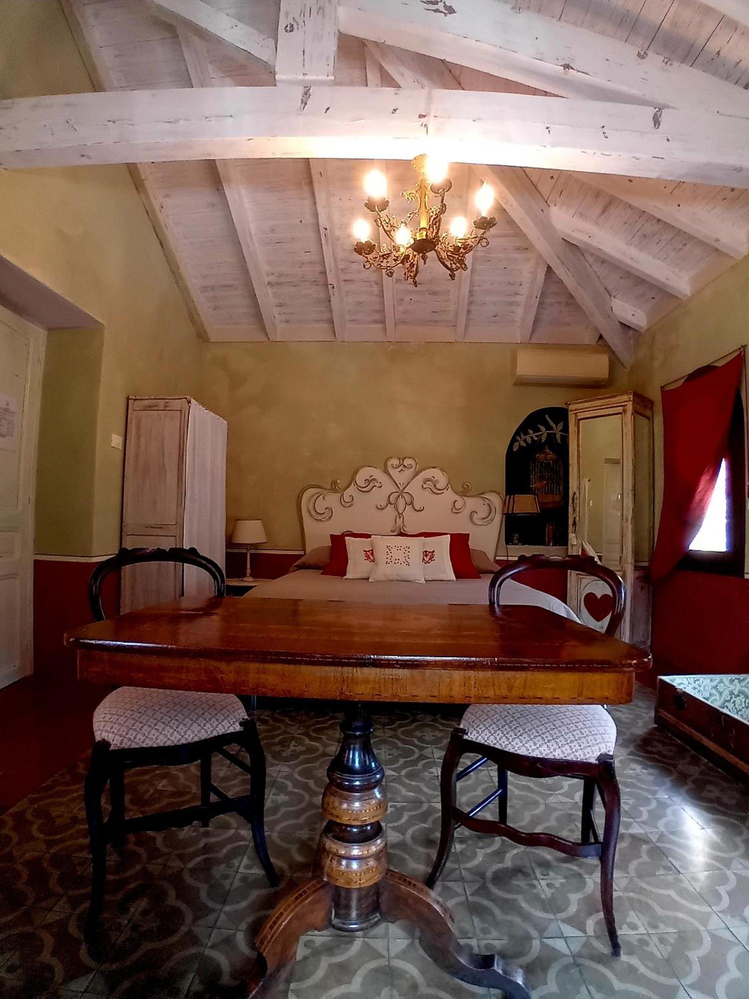 La Casa Rosa Pigna